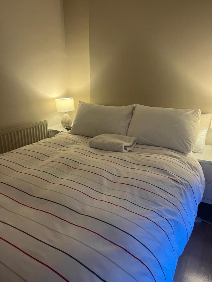 2 Bedroom Apartment Just Off Kings Road Londres Extérieur photo