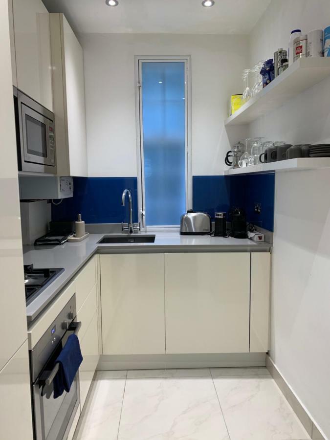 2 Bedroom Apartment Just Off Kings Road Londres Extérieur photo
